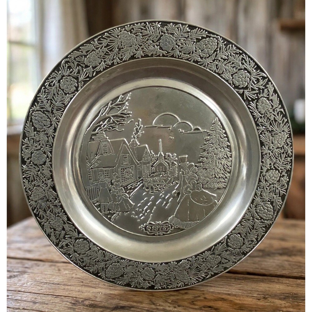Vtg 1978 Wilton Armetale Pewter Christmas Plate Victorian Scene 11in USA